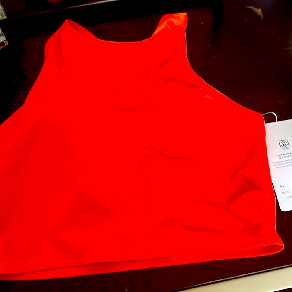 ✨NWT✨Athleta Concious Crop